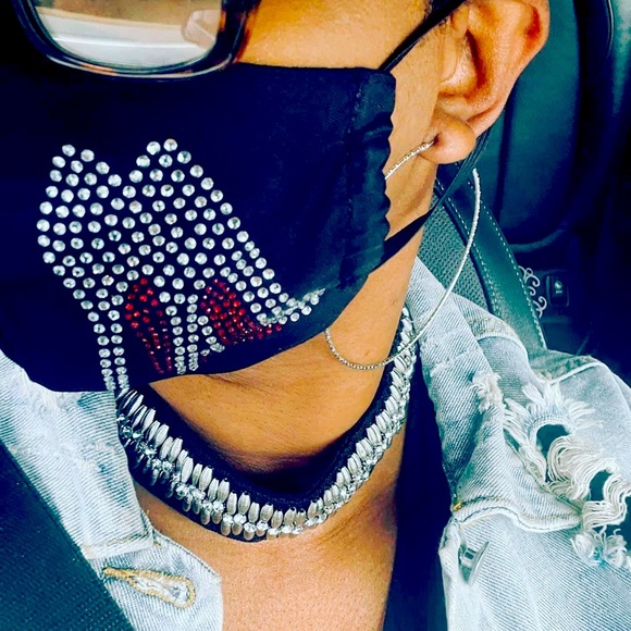 Diva Rhinestone Face Mask - Picture 2 of 3